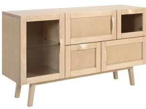 Шкаф из дуба с распашными дверями