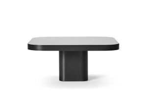 Квадратный стол из стали и хрусталя