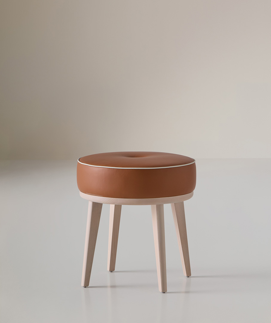 Клубный низкий табурет Club A7506 Coleccion Alexandra - Вид №1