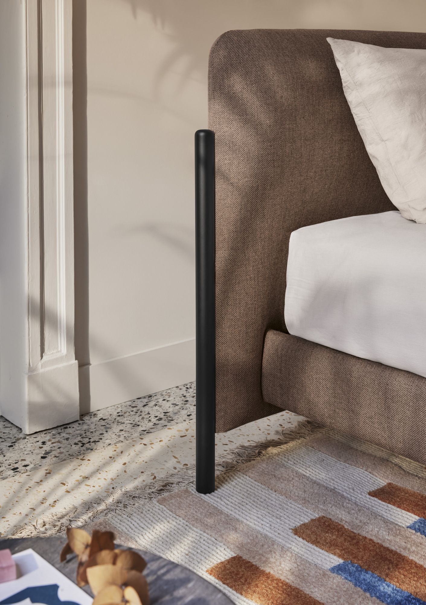 Односпальная кровать с мягким изголовьем Bolzan флаг ARCH-00116912 - Вид №3