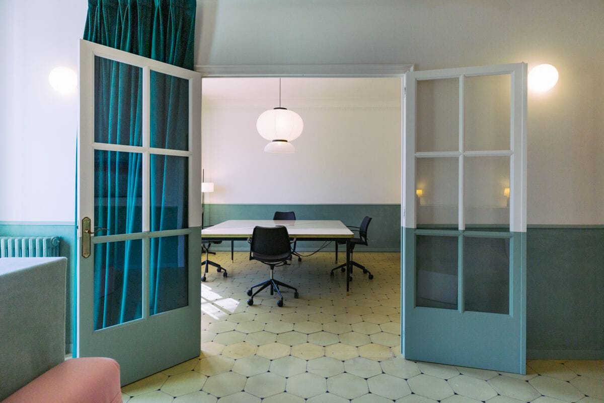 Квадратный стол Jover+Valls Antique Boutique-Juliet ARCH-00112961 - Вид №5