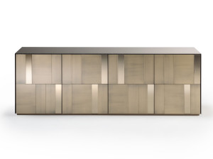 Шкаф с распашными дверями