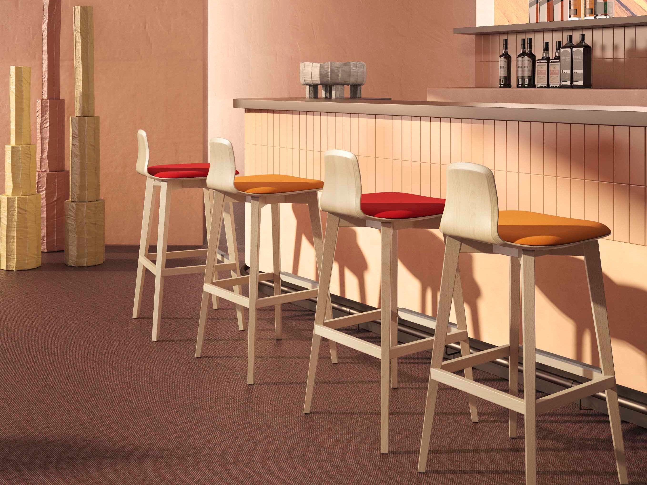 Барный стул из бука с подставкой для ног SITLOSOPHY® Jay ARCH-00033412 - Вид №1