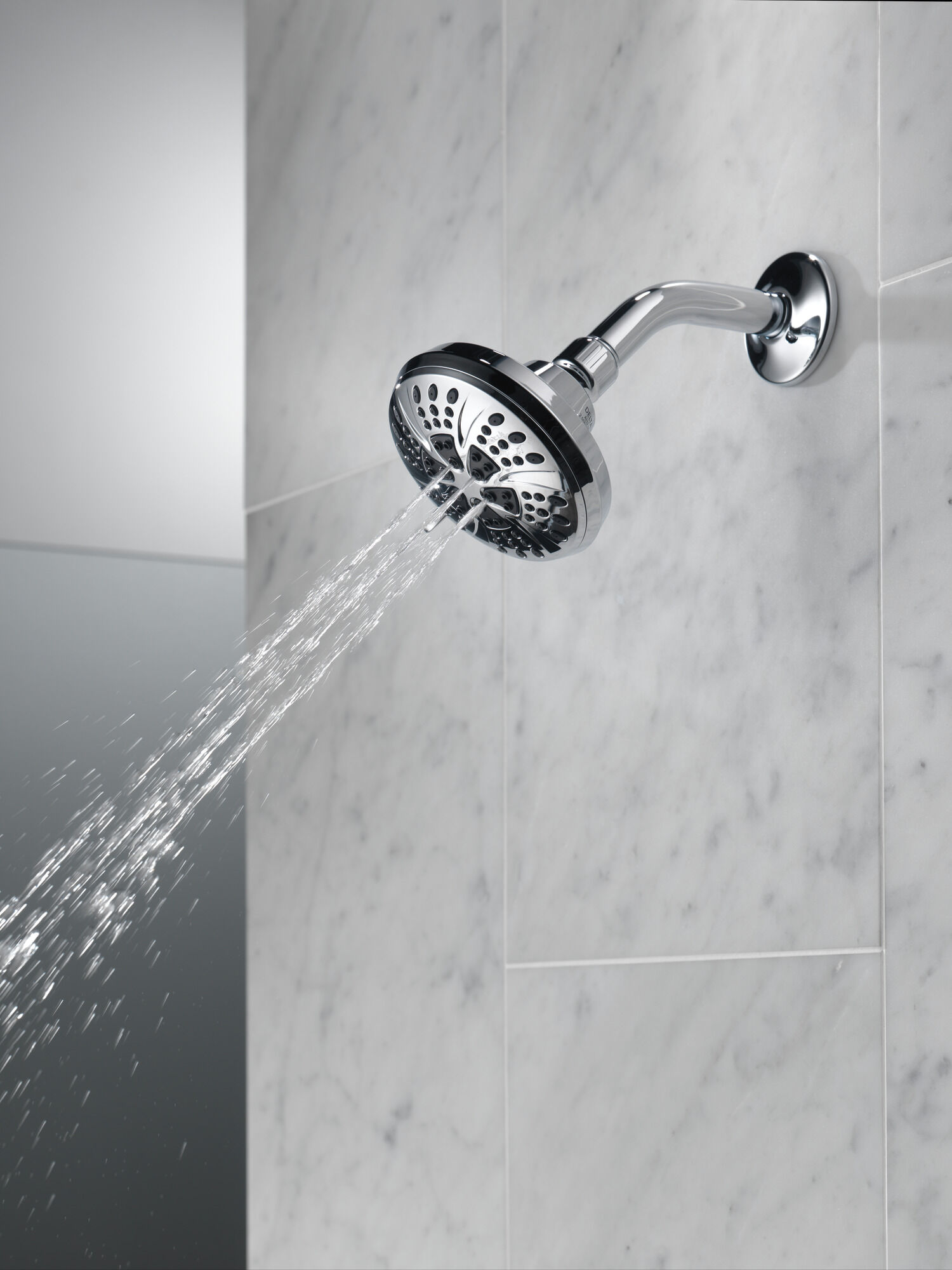 Душевая лейка 2,5 галлона в минуту с 6 настройками Delta Faucet 75661D - Вид №2