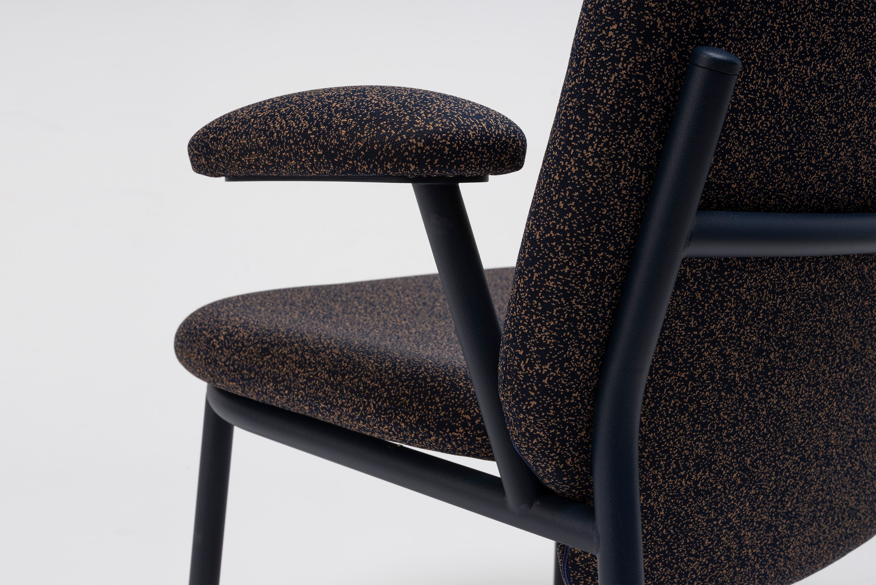 Мягкий тканевый стул с подлокотниками ONDARRETA шерсть ARCH-00049165 - Вид №4