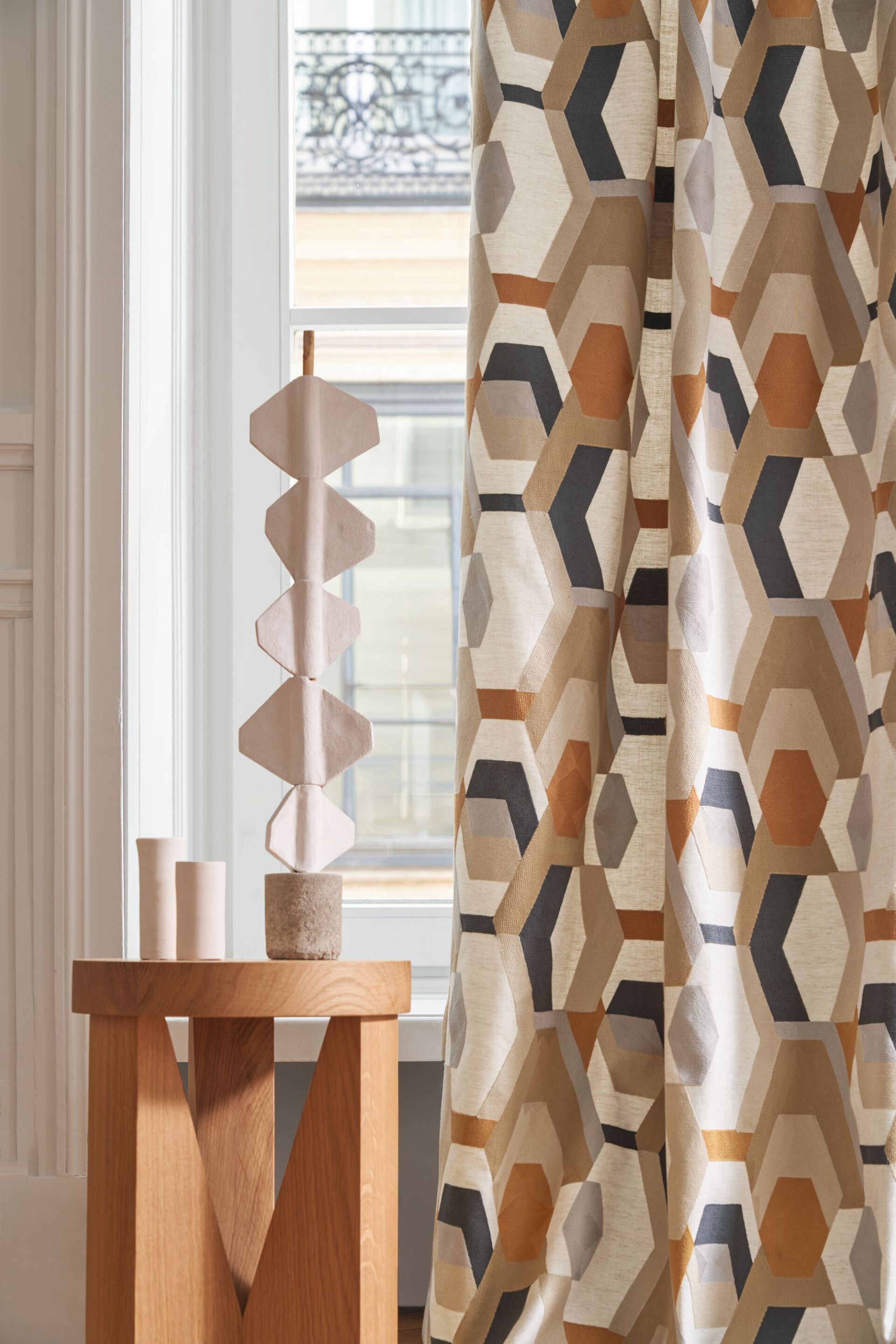 Многоцветная вышитая ткань с графическими узорами Casamance Point de Vue ARCH-00047117 - Вид №2