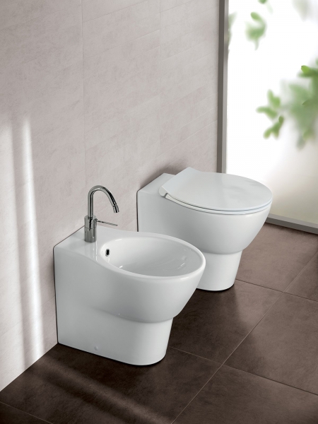 Y0QW01 Nido биде спиной к стене Hatria 