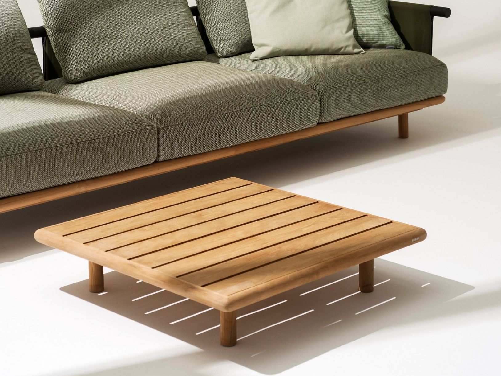 ТИК квадратный низкий садовый столик RODA ARCH-00109338