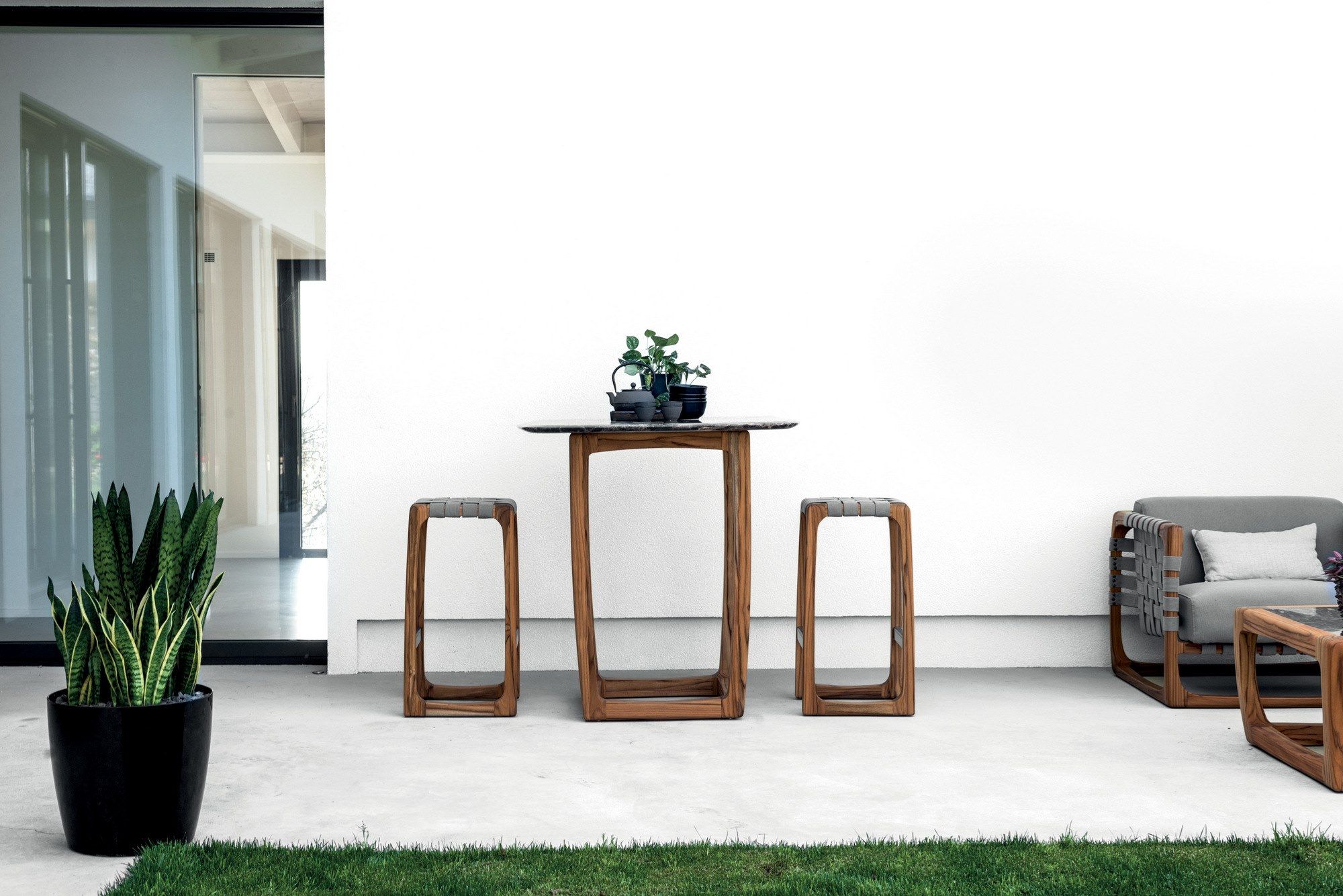 Садовый стол с мраморной столешницей и тиковым основанием Riva 1920 бунгало ARCH-00008648 - Вид №1