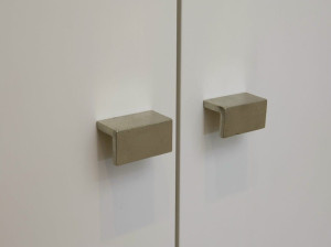 Металлическая мебельная ручка