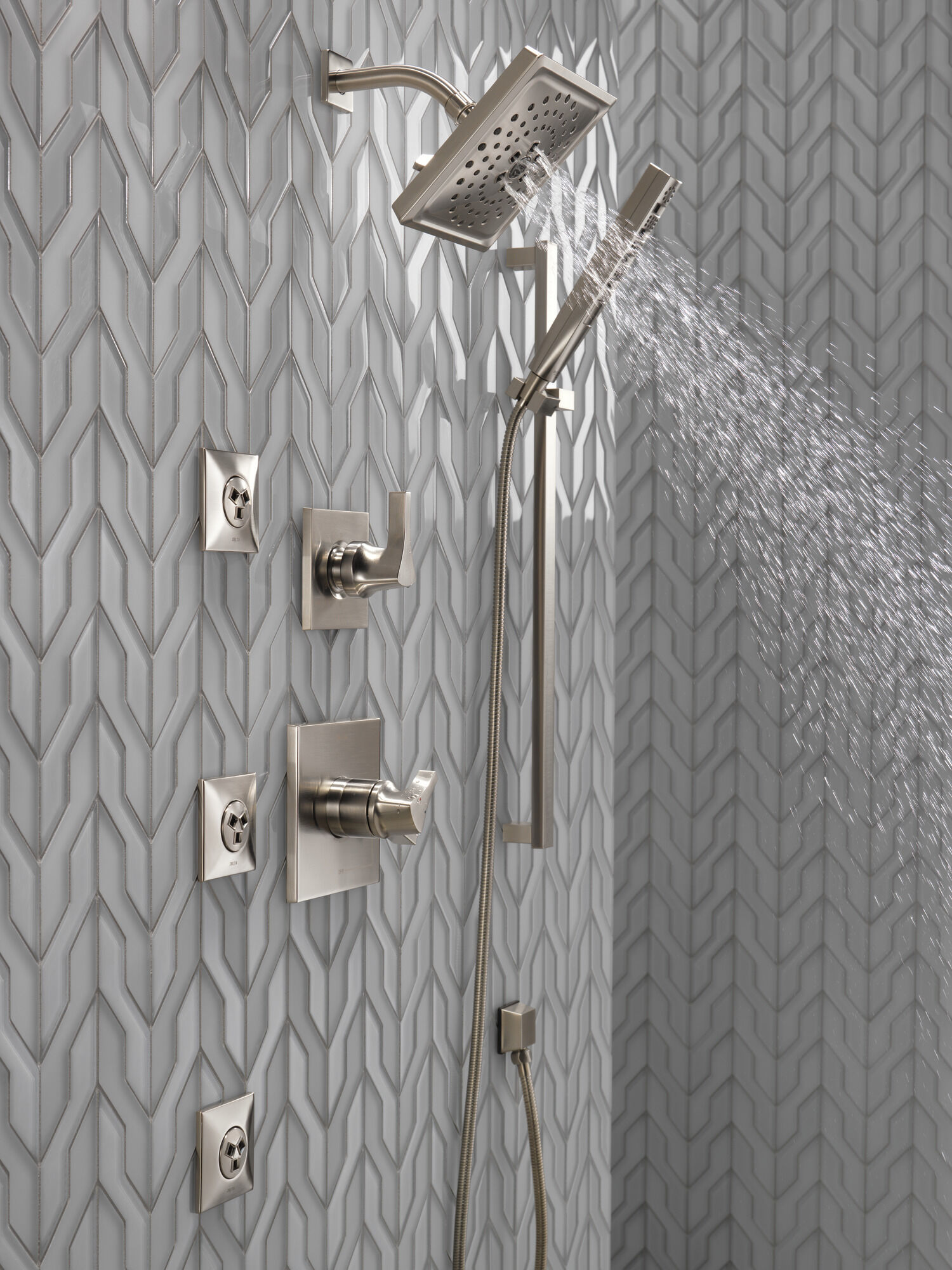 HydraChoice® Body Spray - H2Okinetic® Успокаивающая насадка-спрей Delta Faucet SH5003-SS - Вид №31