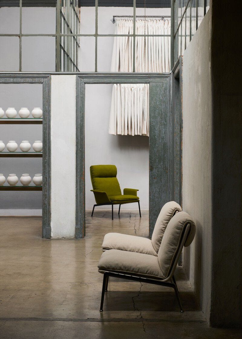 Тканевое кресло с подлокотниками с высокой спинкой &Tradition Muno ARCH-00078218