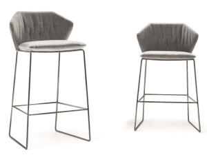 Тканевый табурет с подставкой для ног