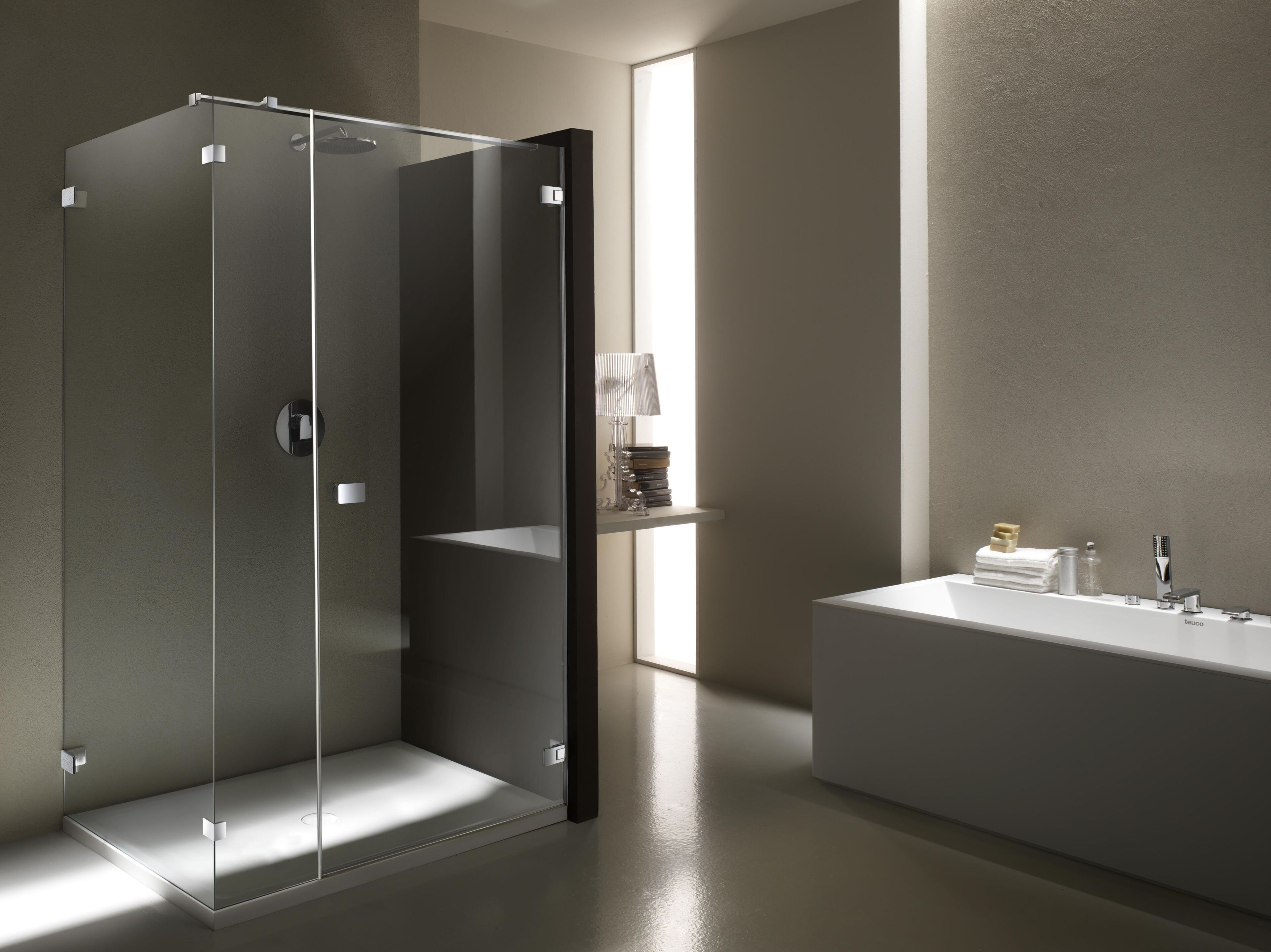 Угловая душевая кабина из закаленного стекла с распашной дверью Provex Industrie X-Line ARCH-00022339 - Вид №1