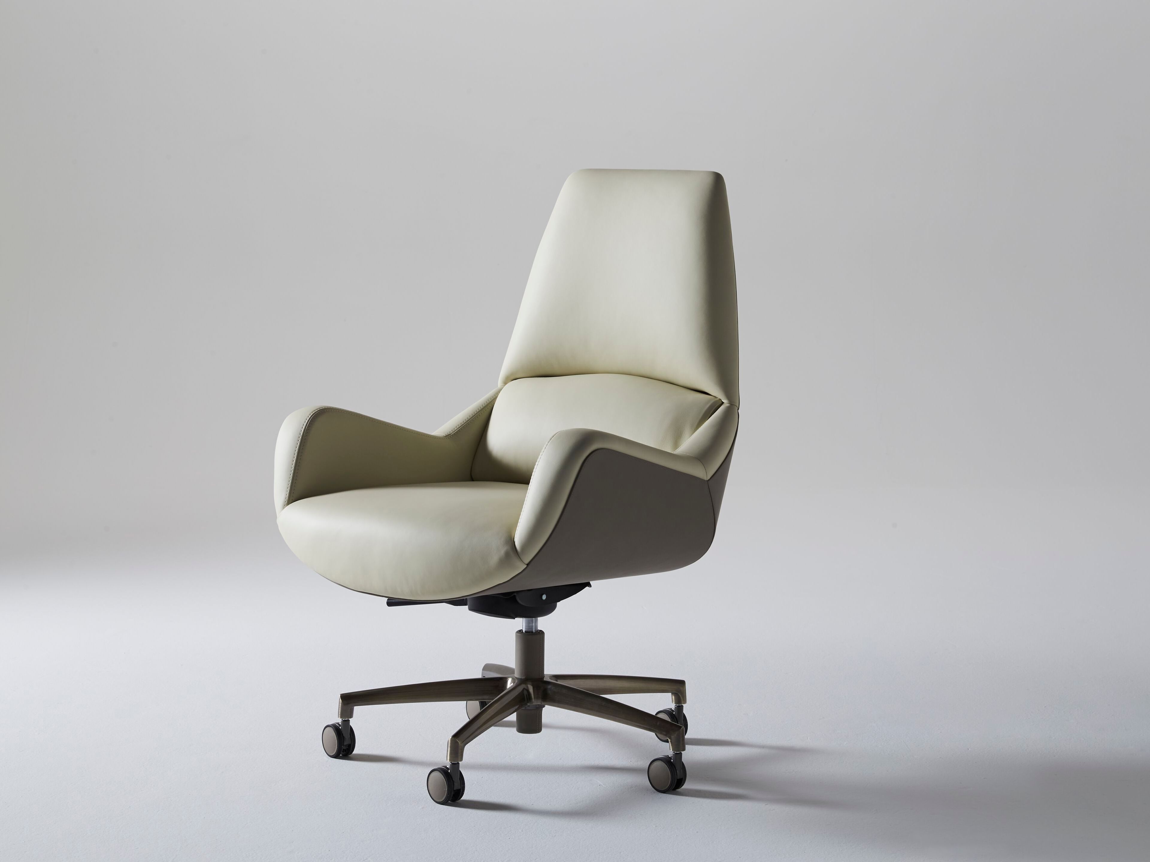 Кожаное офисное кресло с 5 спицами Casa Covre SANREMO ARCH-00144391