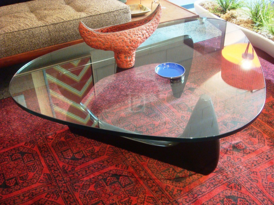 Журнальный столик стеклянный с черным основанием 125 см Isamu Noguchi Style SOHO DESIGN ISAMU NOGUCHI 131568 Прозрачный;черный  - Вид №5