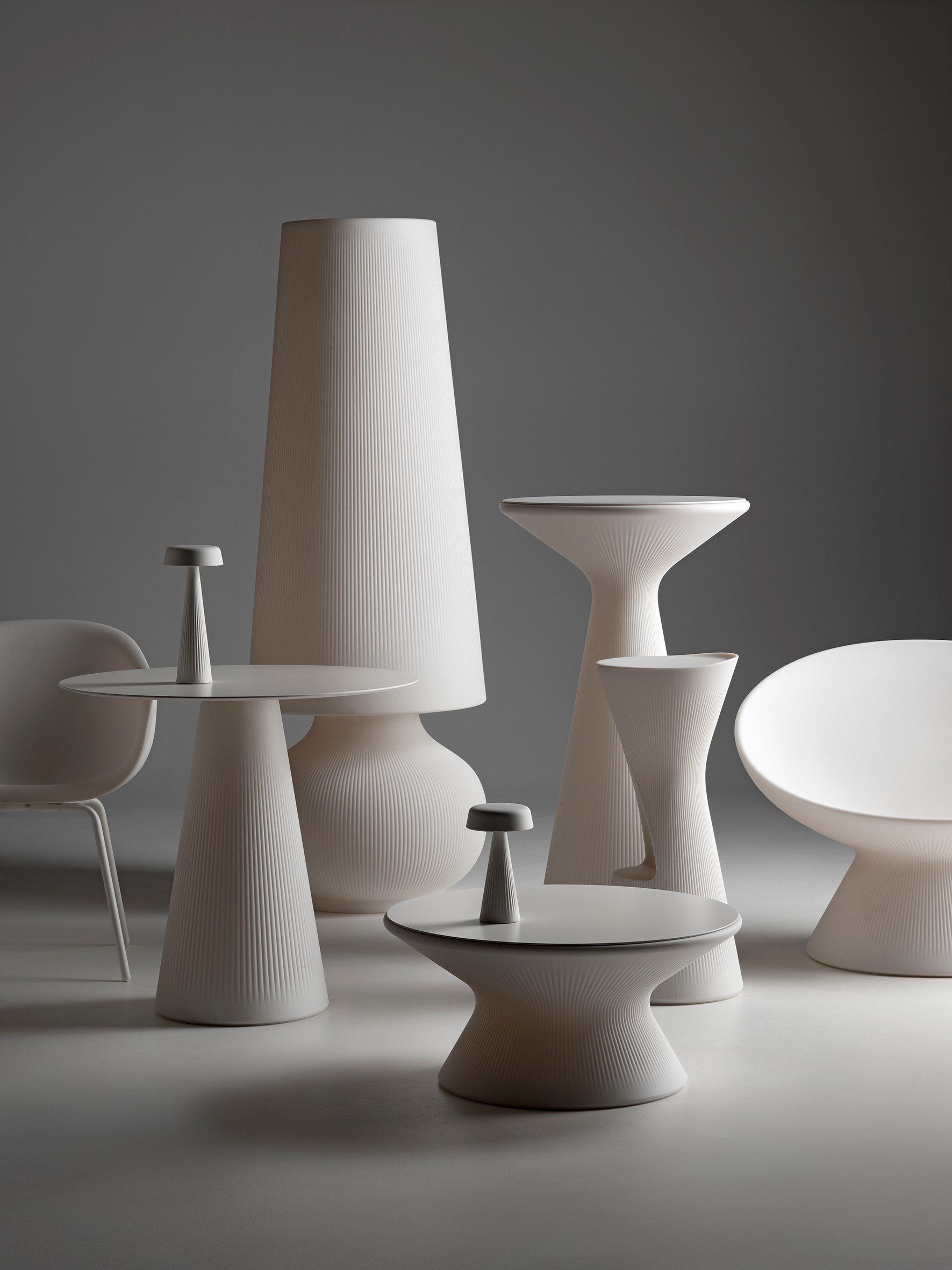 Круглый стол из полиэтилена PLUST Fade ARCH-00022756 - Вид №11