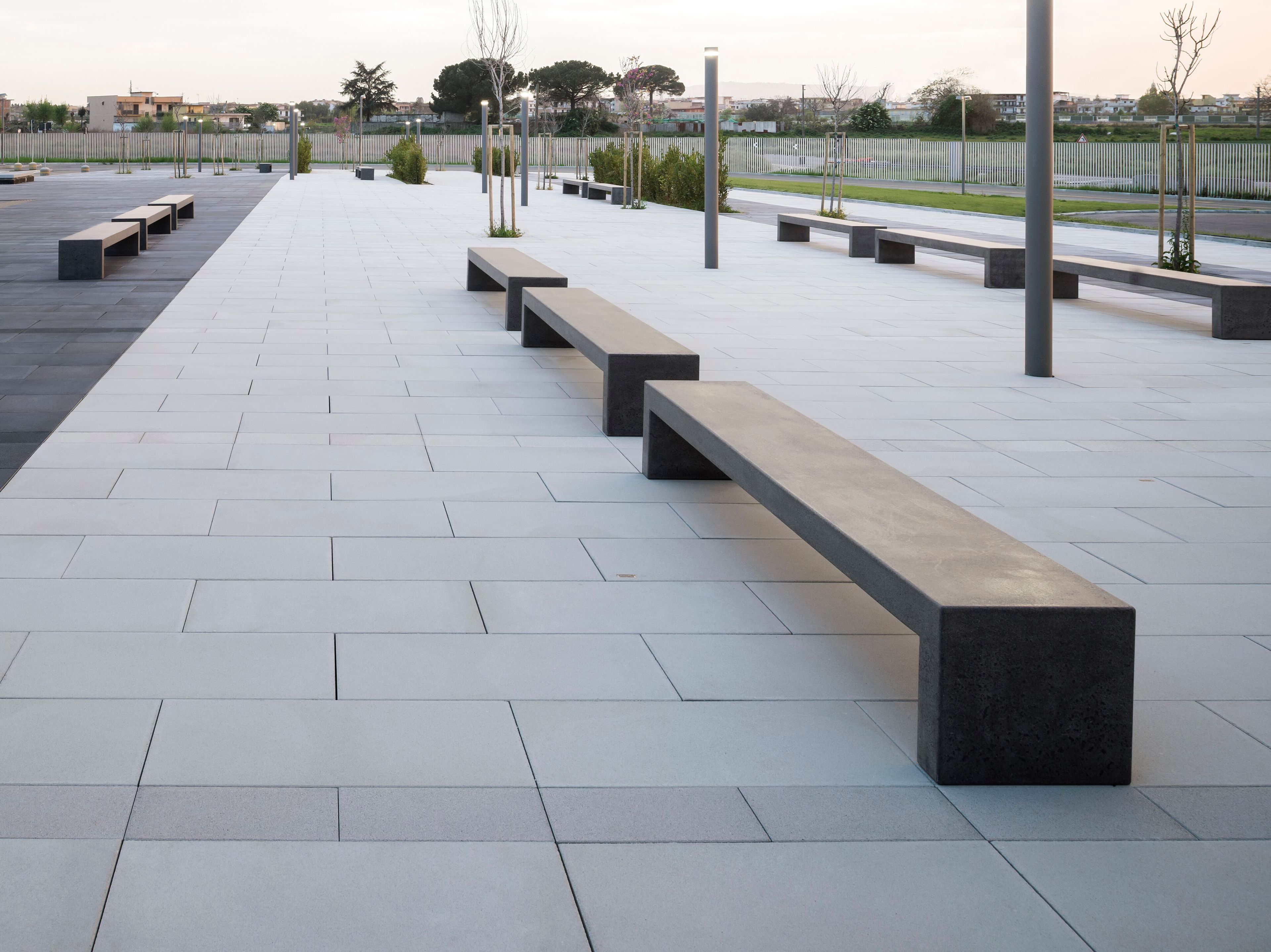 Бетонная скамья без спинки FAVARO1 Via Veneto ARCH-00004420