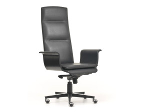 Кожаное вращающееся офисное кресло с высокой спинкой