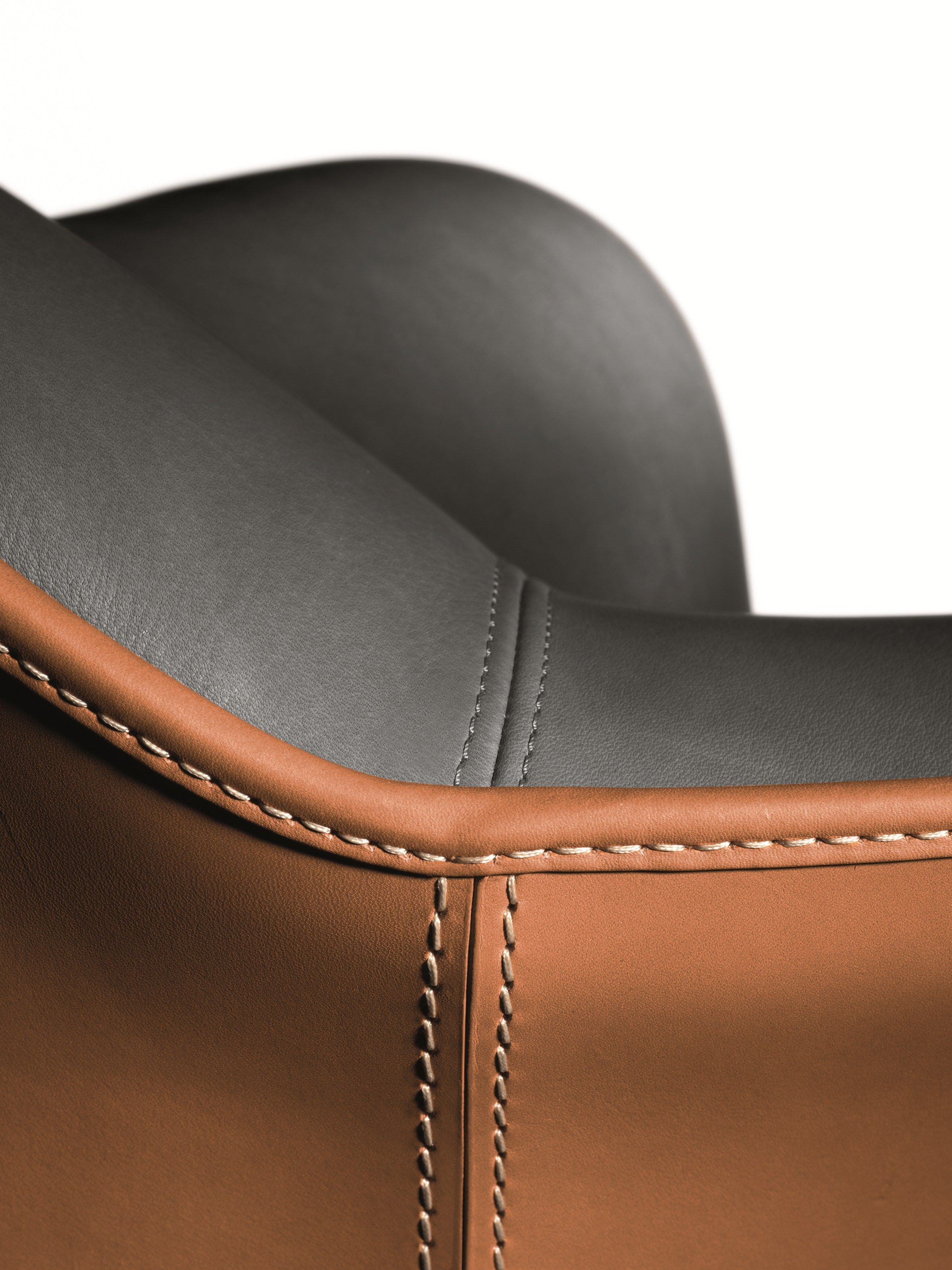 Кожаное кресло с подлокотниками Poltrona Frau коллекция - диваны и кресла ARCH-00050101 - Вид №3