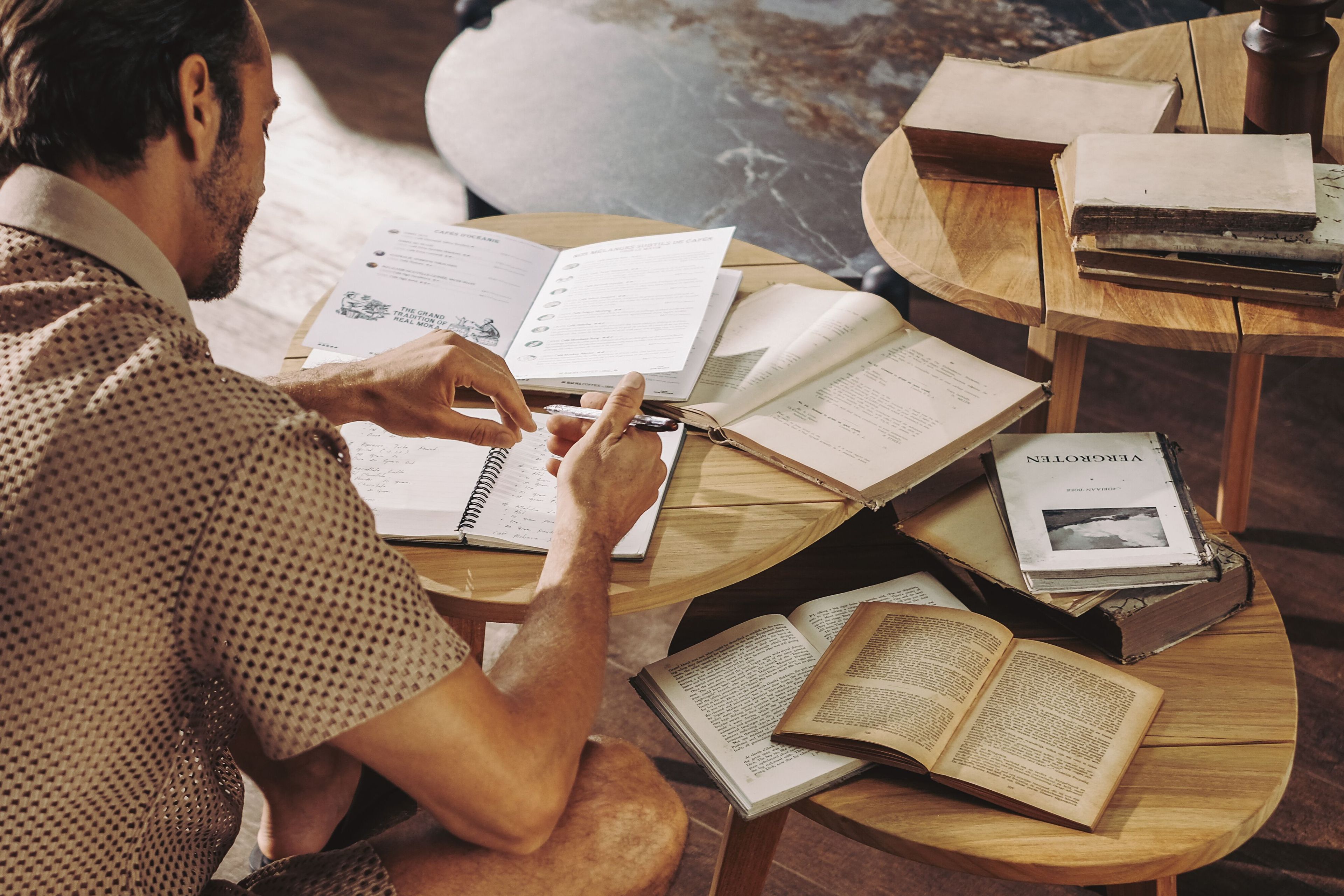 Низкий стол из тикового дерева cbdesign Tria ARCH-00136649 - Вид №3