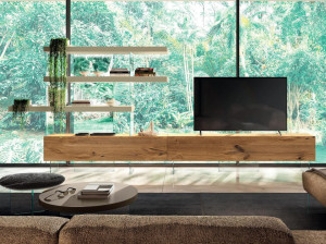 Отдельно стоящая стена из дерева и стекла