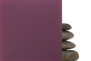 FSRT264 Вивихромовое хромисовое стекло показано в отражательной конфигурации с прослойкой сливового цвета и отделкой opalex Forms-surfaces