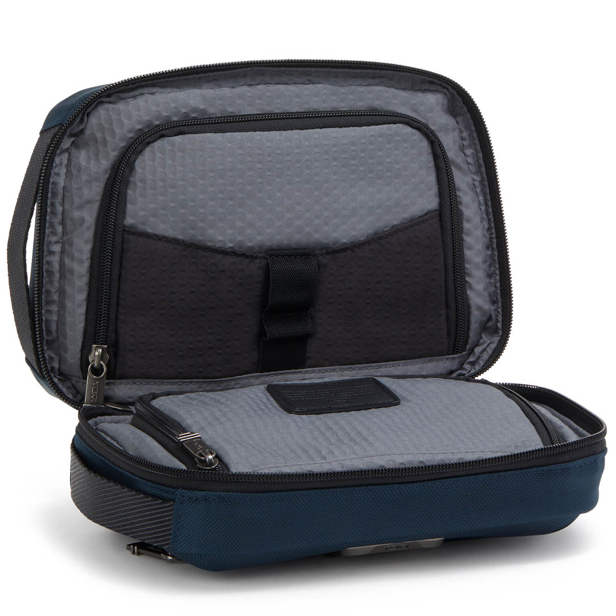 232791NVY Косметичка Response Travel Kit Tumi Alpha Bravo  - Вид №1