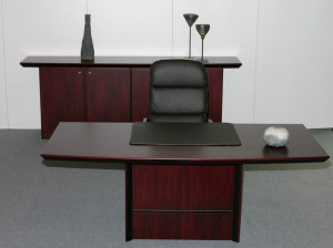 Прямоугольный рабочий стол