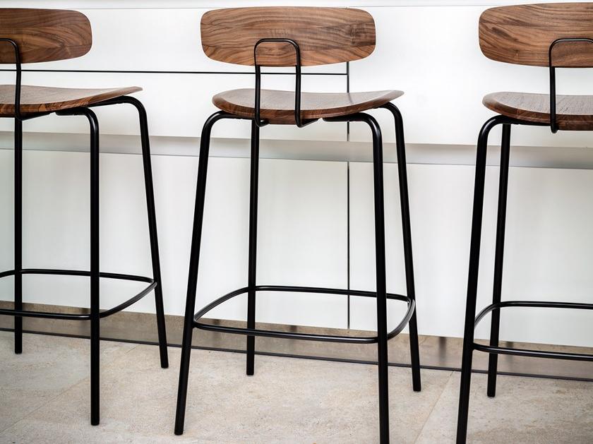 ZEITRAUM Барный стул из стали и дерева со спинкой и подставкой для ног Okito sun-id-1481468 - Вид №2