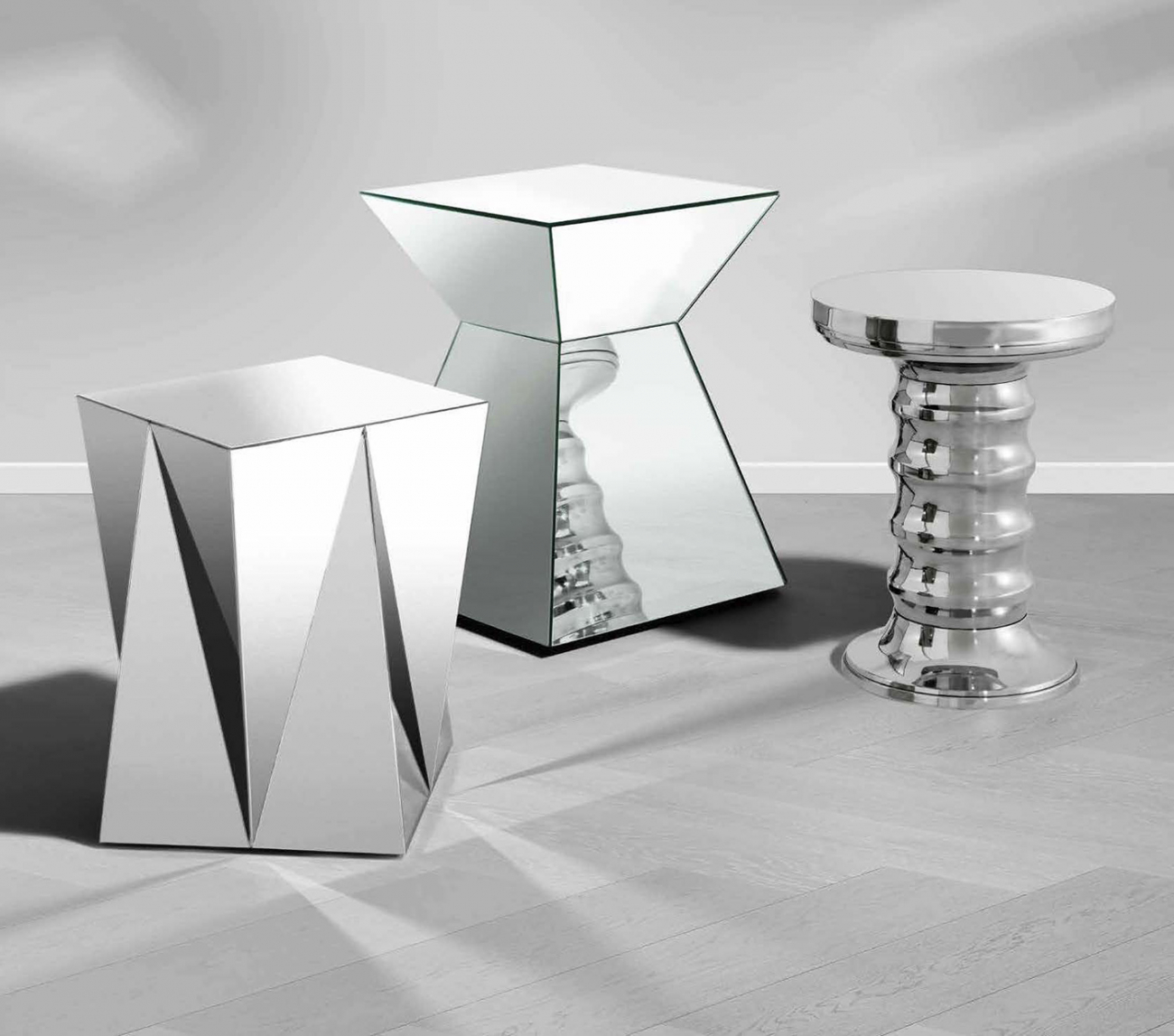 Приставной столик зеркальный Pyramid от Eichholtz EICHHOLTZ  242499 Зеркальный  - Вид №1