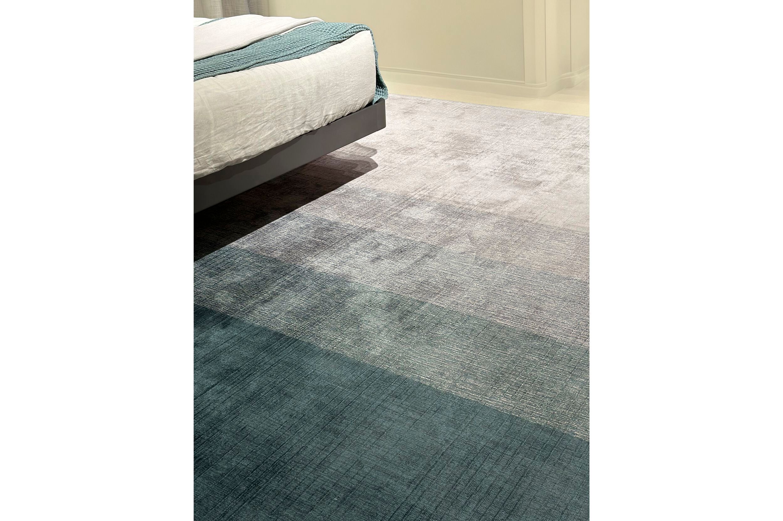 Прямоугольный ковер degradé из вискозы G.T.DESIGN Stripes Party ARCH-00129145