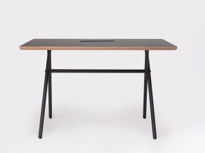 Прямоугольный стол из стали и дерева
