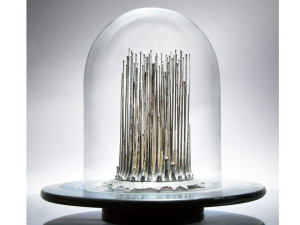 Стеклянная скульптура