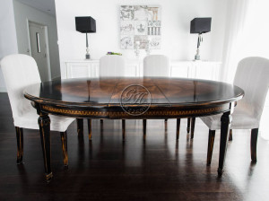 Изготовленный на заказ деревянный овальный стол