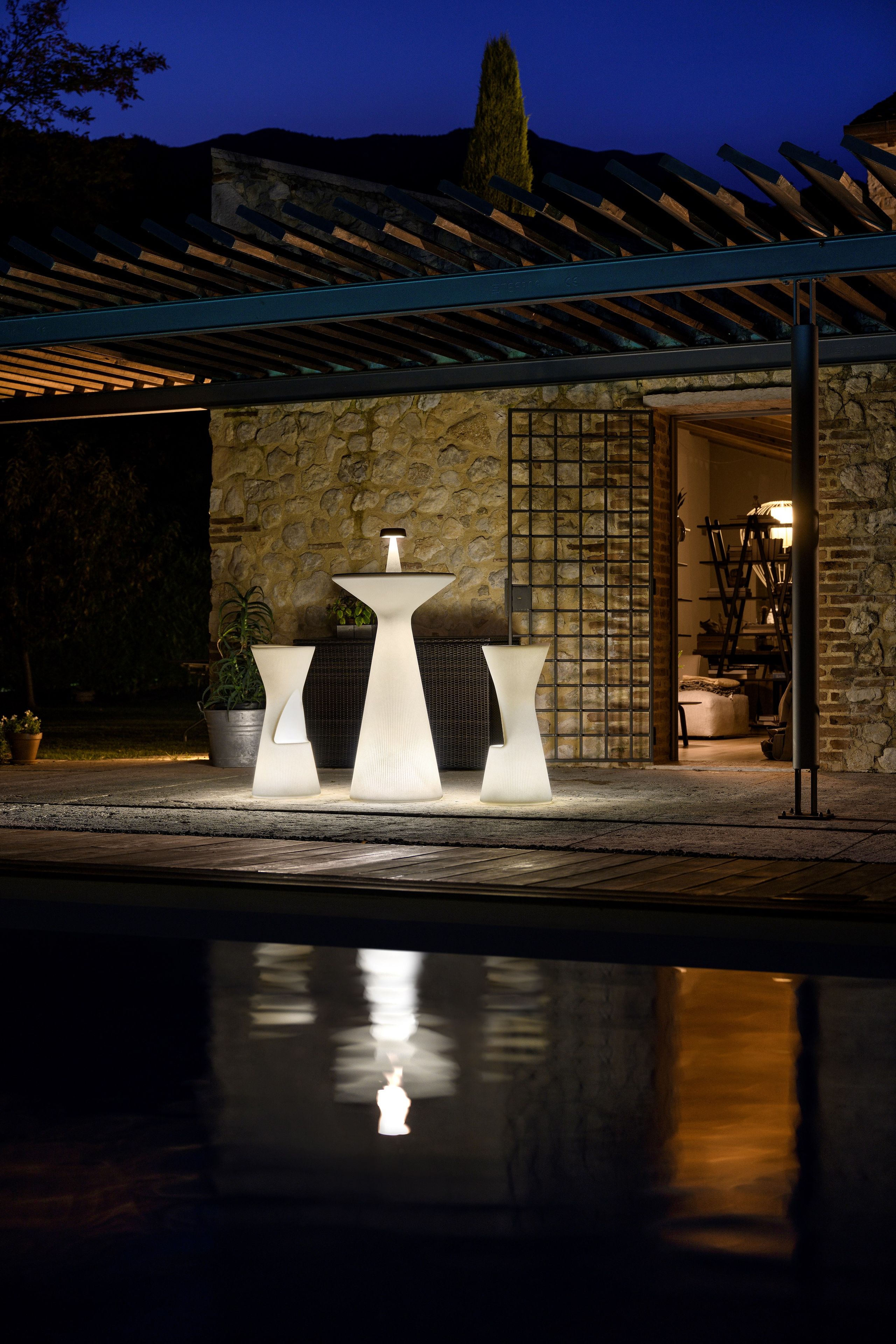 Высокий круглый стол из полиэтилена PLUST Fade ARCH-00053492 - Вид №11