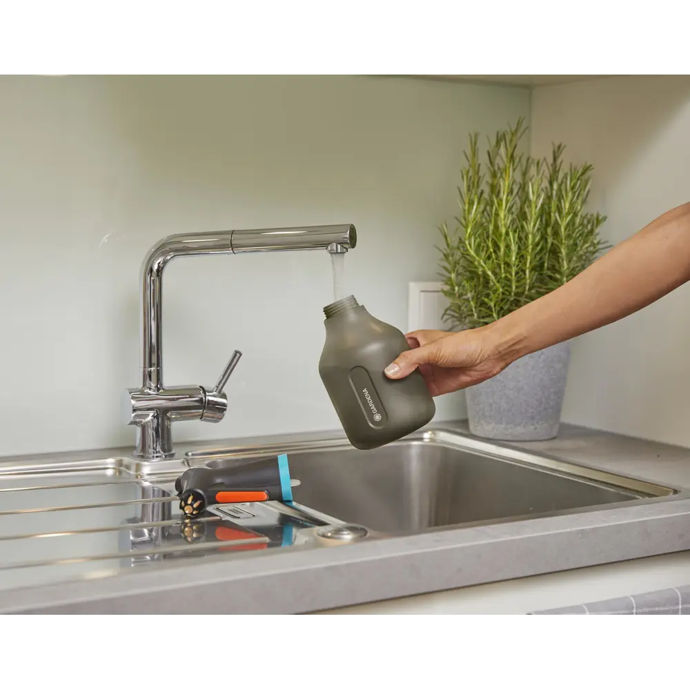 Опрыскиватель ручной Gardena Pump Sprayer 0.75 л STLM-2049400 - Вид №3