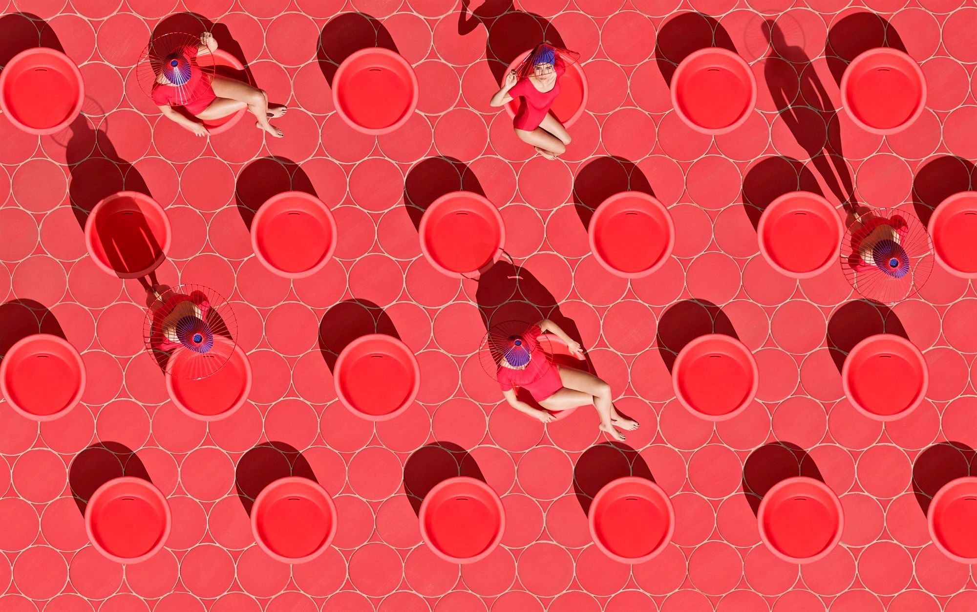 Круглый стол из полиэтилена Diabla Lipstick ARCH-00118469 - Вид №9