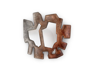 Настенное зеркало со стеклянной рамкой