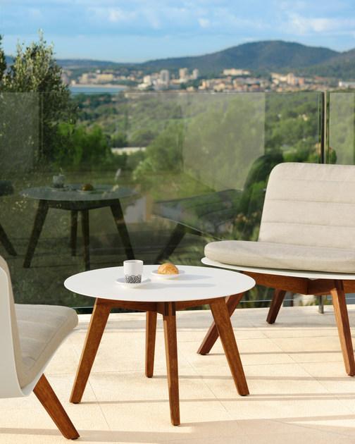 VITEO Круглый журнальный столик из Corian® и дерева Slim wood sun-id-1383221 - Вид №3