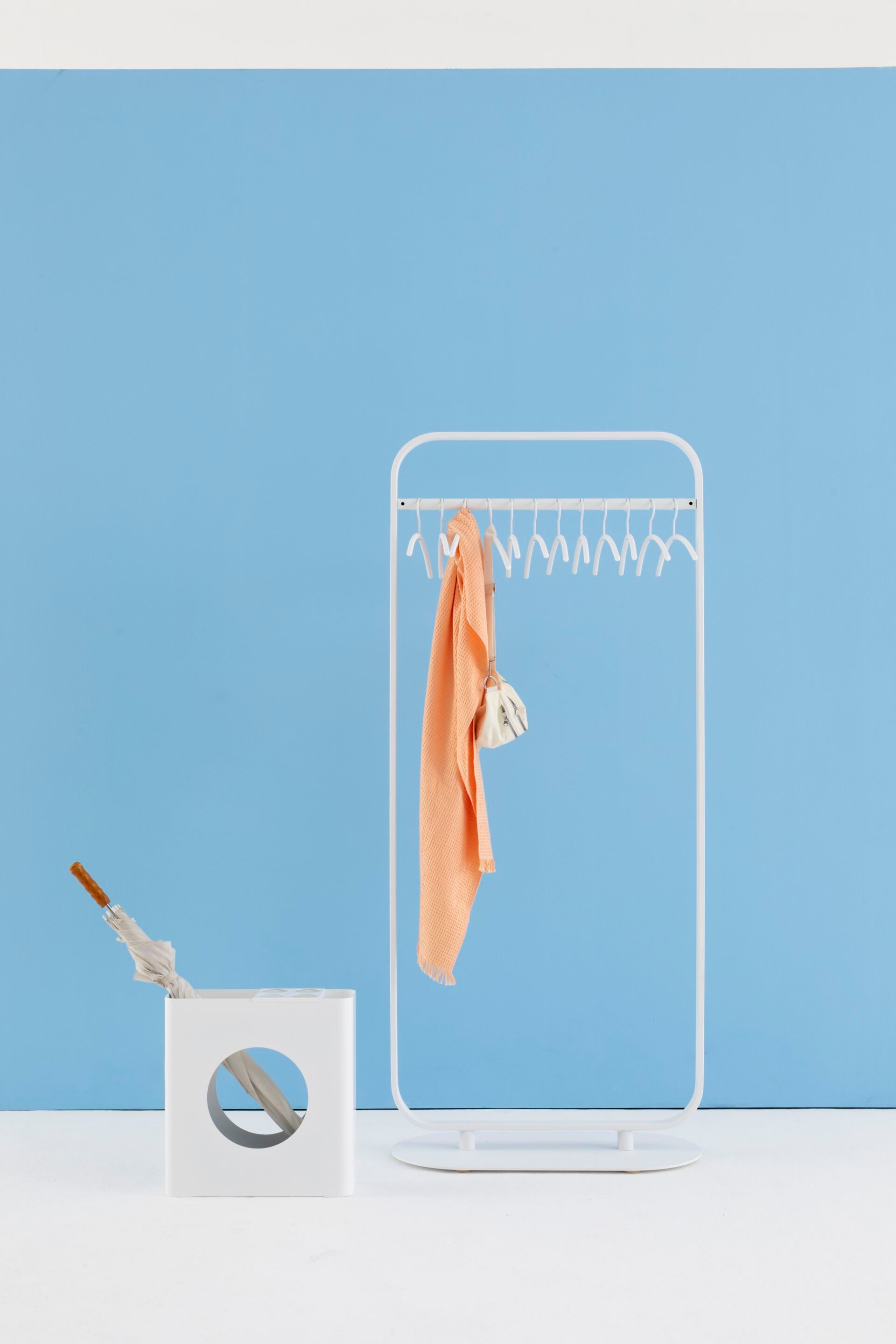 Алюминиевая напольная вешалка Cascando фокус ARCH-00094488 - Вид №3