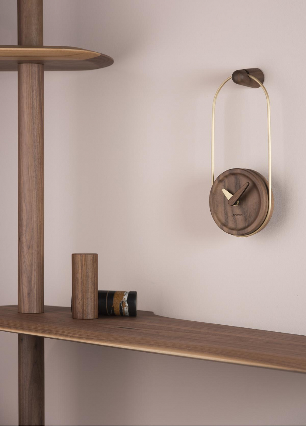 094980 Настенные часы Micro Eslabón латунь-орех Nomon Micro Eslabon  - Вид №1