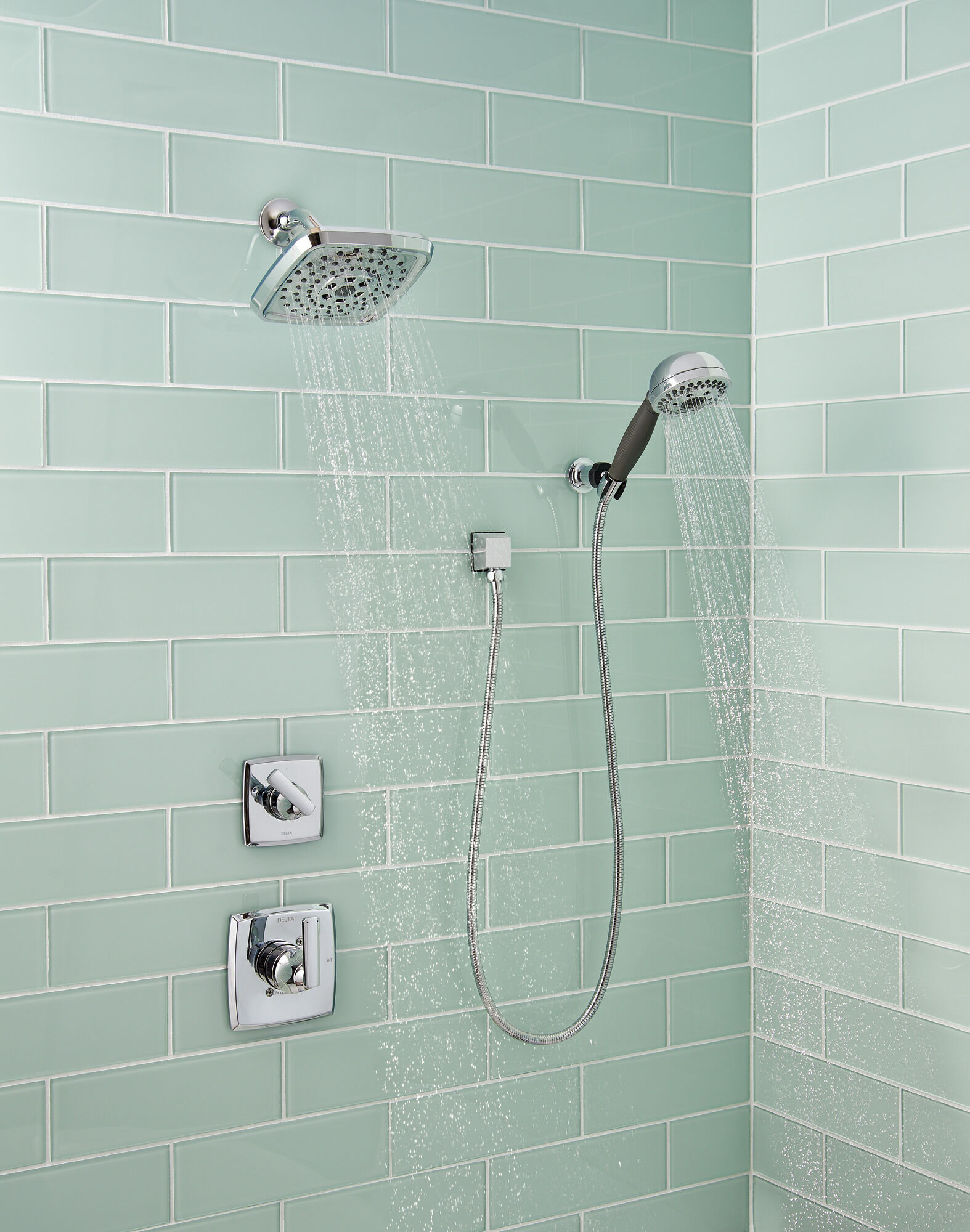 55445 H2Okinetic® Ручной душ с 5 настройками настенного крепления Delta Faucet Universal Showering Хром  - Вид №2