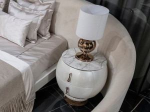 Круглая тумбочка с ящиками