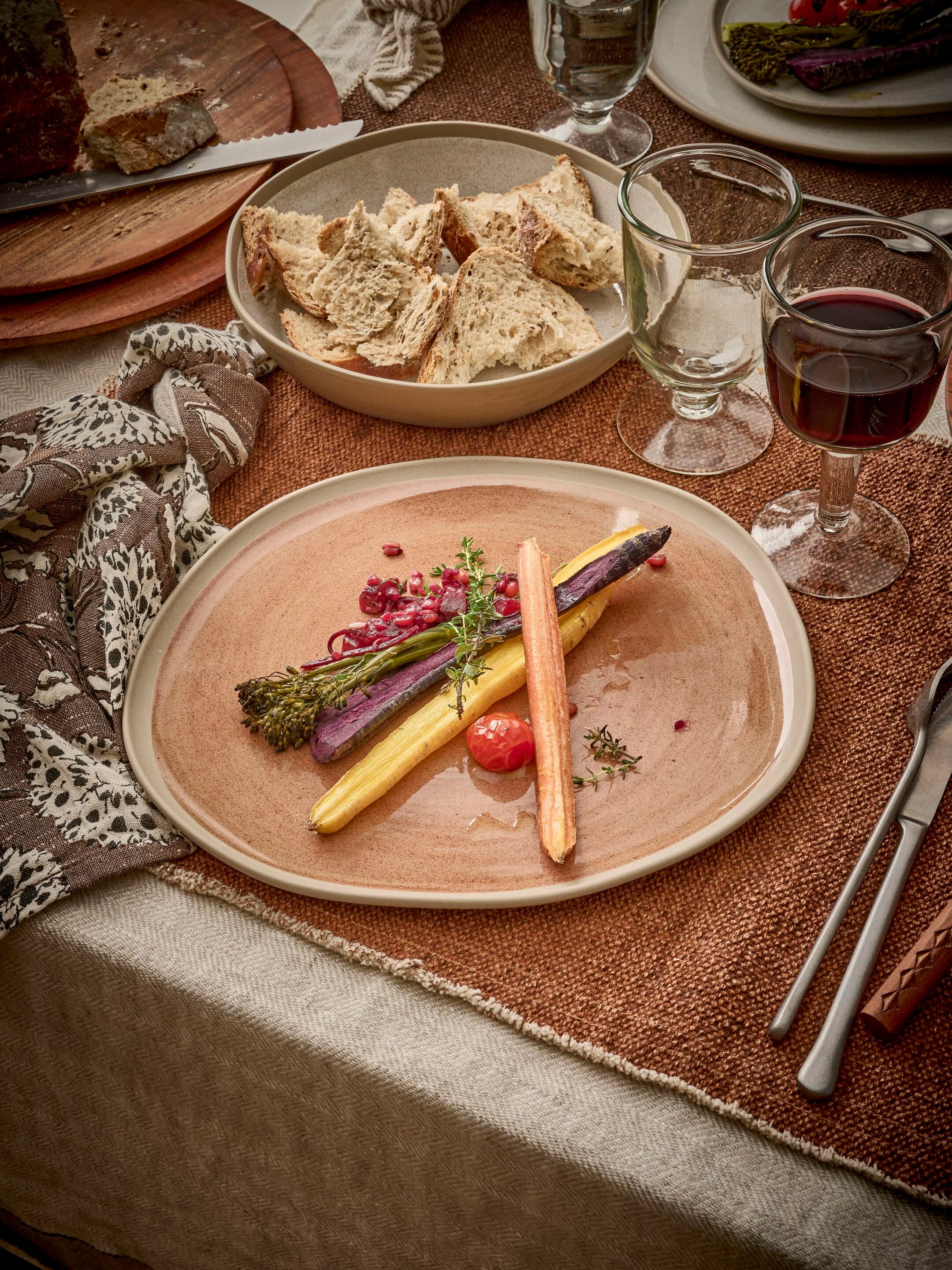 Фарфоровая круглая плоская тарелка POMAX Primeval ARCH-00153071 - Вид №9