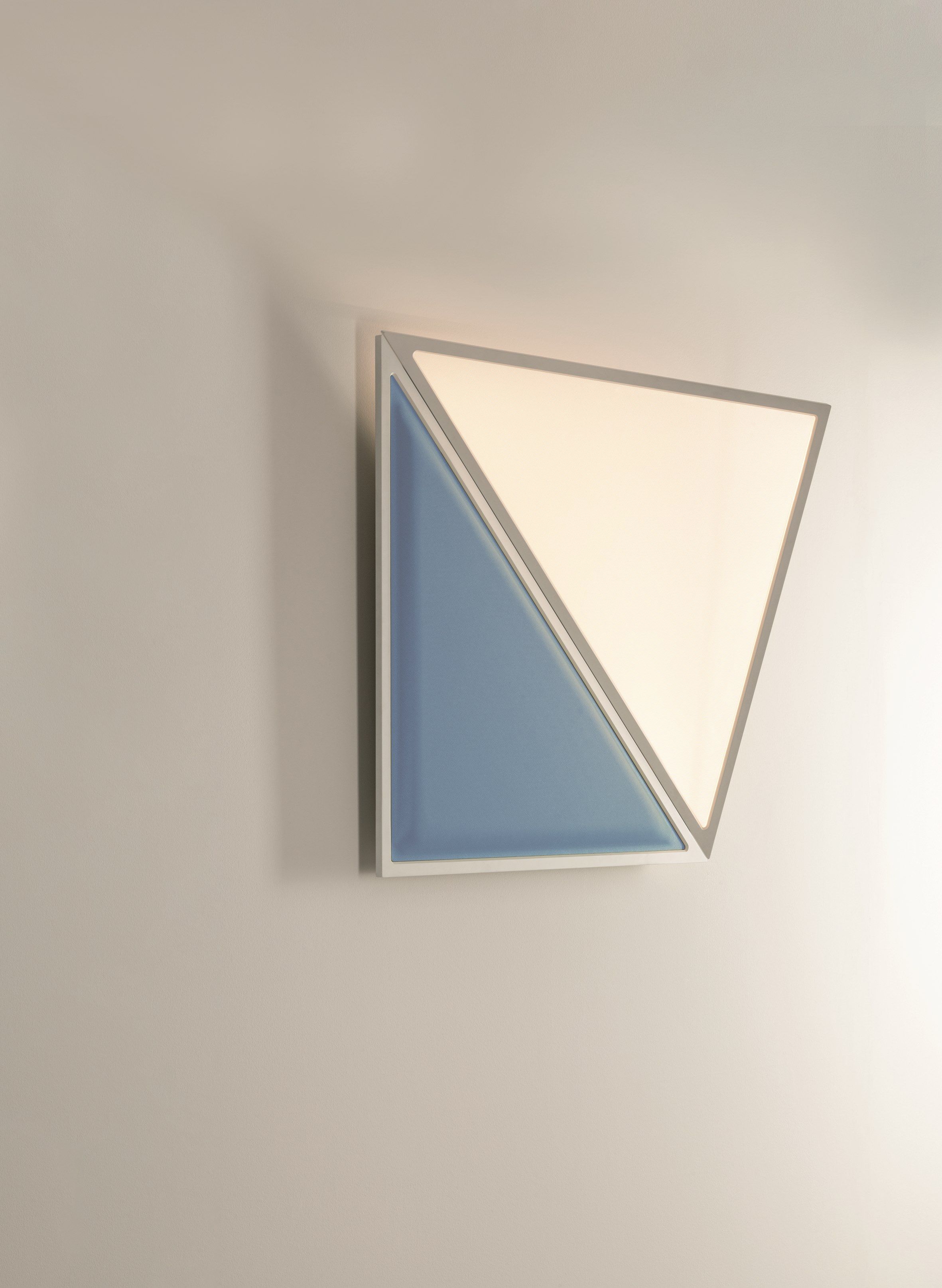 Регулируемый настенный светильник из переработанного ПЭТ Artemide Flexia ARCH-00009865 - Вид №3