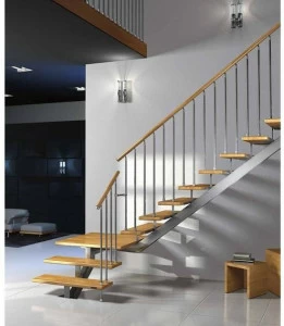 MOBIROLO Открытая лестница из дерева с центральной перекладиной