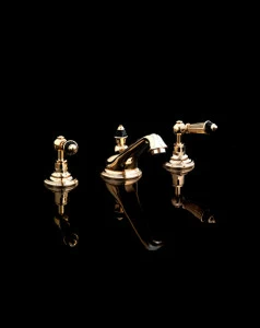 BLD76 Кран для раковины Black Diamond на 3 отверстия