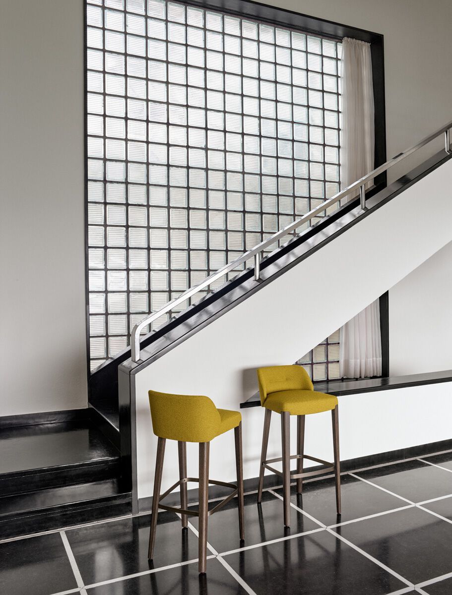 Тканевый стул со спинкой и подставкой для ног Potocco Concha ARCH-00000177 - Вид №2