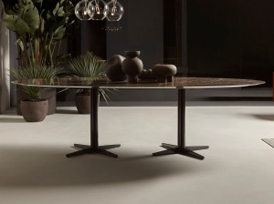 Овальный мраморный стол со спицами